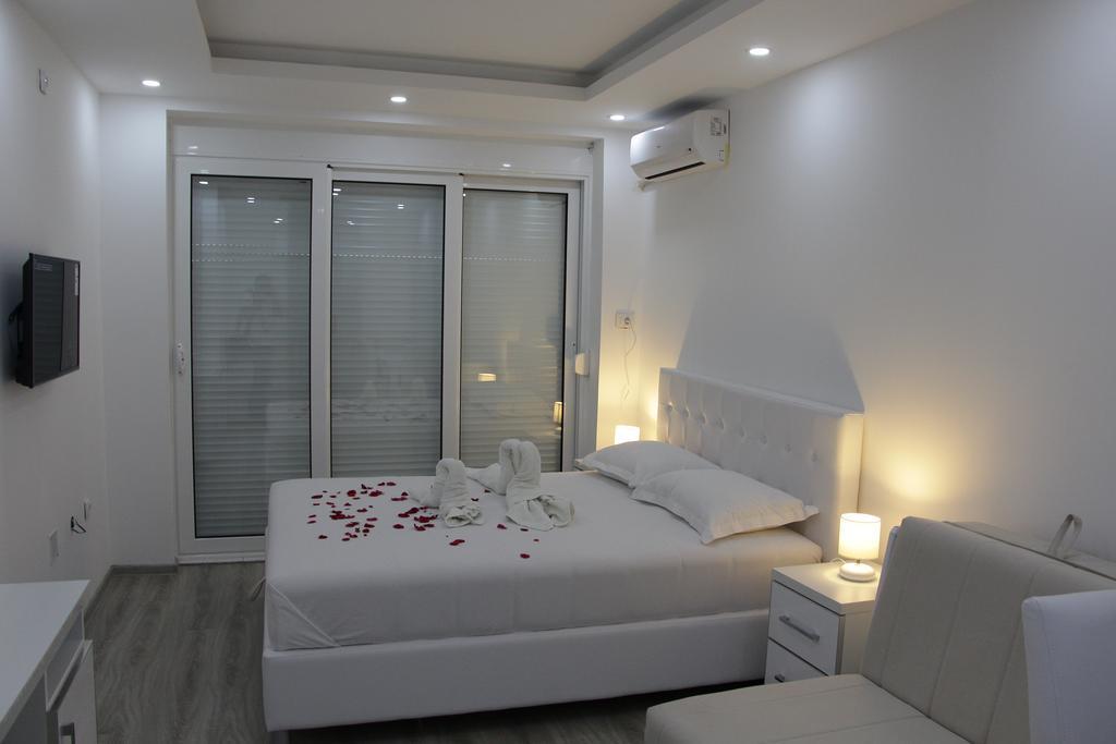Apartments California Ulcinj Esterno foto